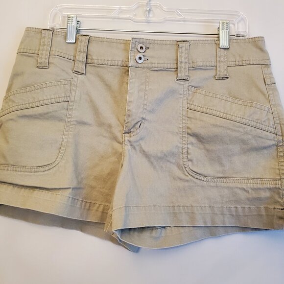 Smart Set Khaki Shorts - Picture 4 of 8